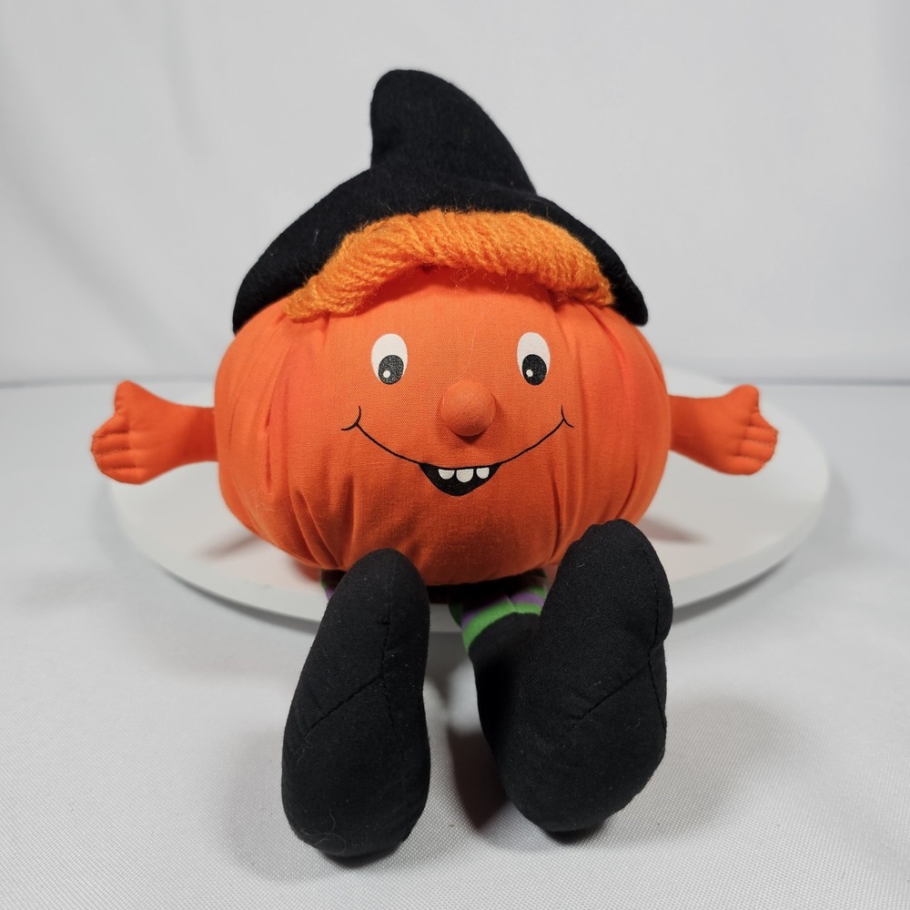 Vintage 1982 Hallmark HDT826-6, Pumpkin Witch - Beanbag (stuffed) EUC